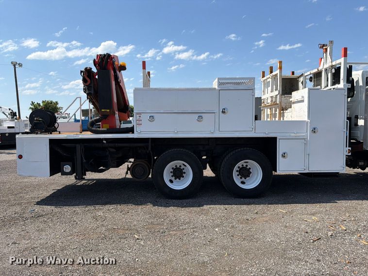 image for item EG9276 2009 International 7500 Crew Cab crane truck