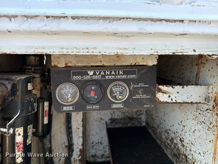 image for item EG9276 2009 International 7500 Crew Cab crane truck