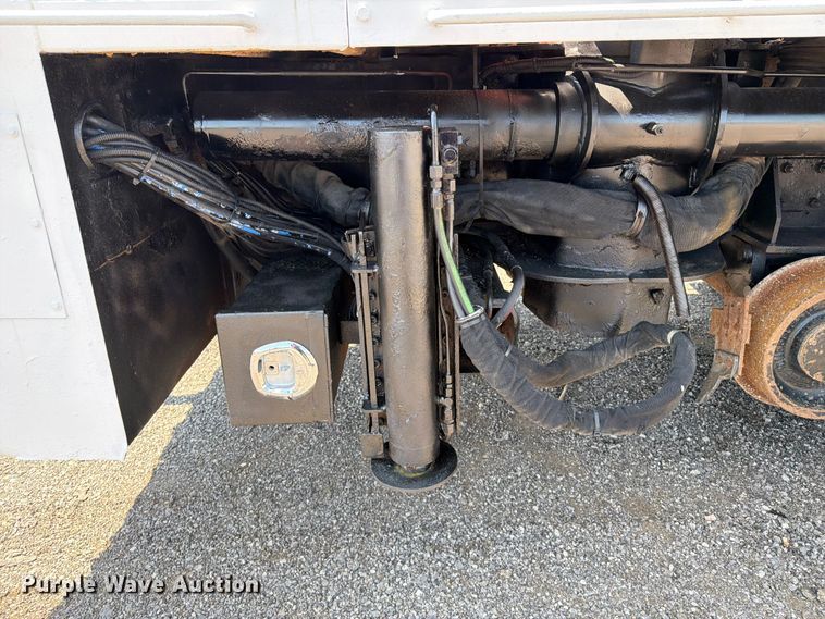 image for item EG9276 2009 International 7500 Crew Cab crane truck