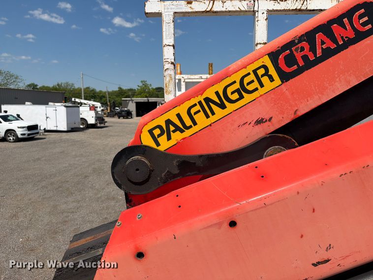 image for item EG9276 2009 International 7500 Crew Cab crane truck