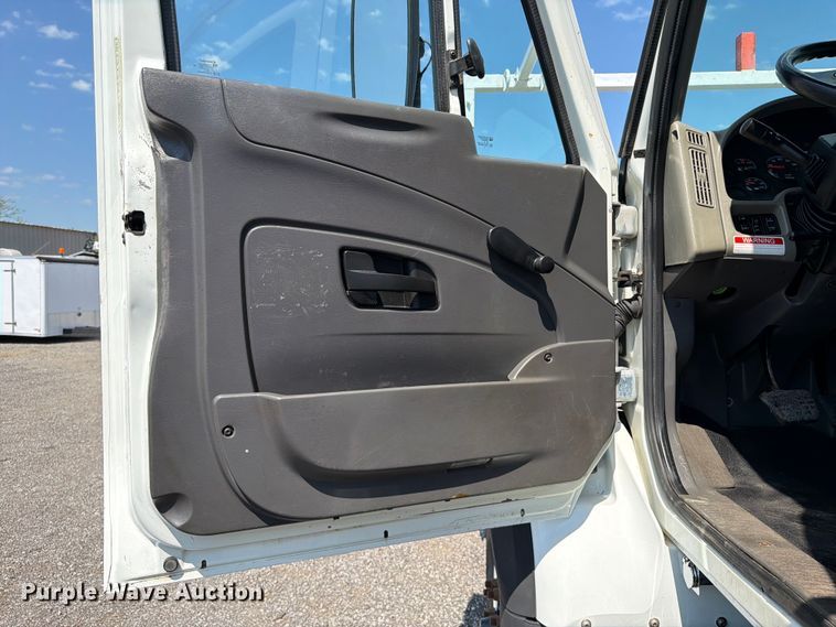 image for item EG9276 2009 International 7500 Crew Cab crane truck