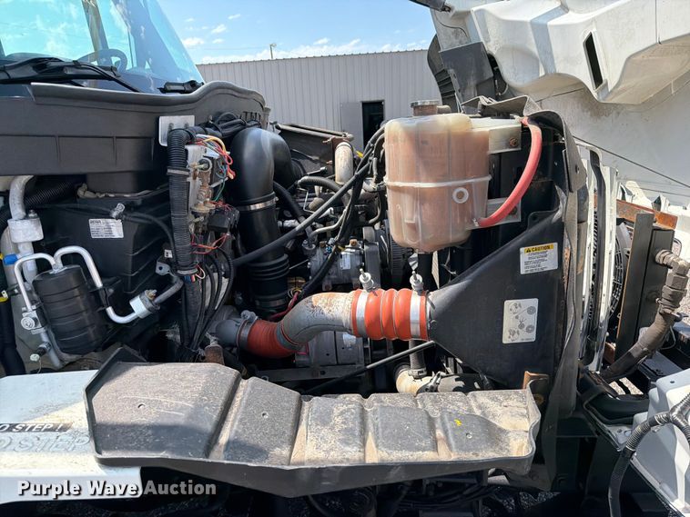 image for item EG9276 2009 International 7500 Crew Cab crane truck