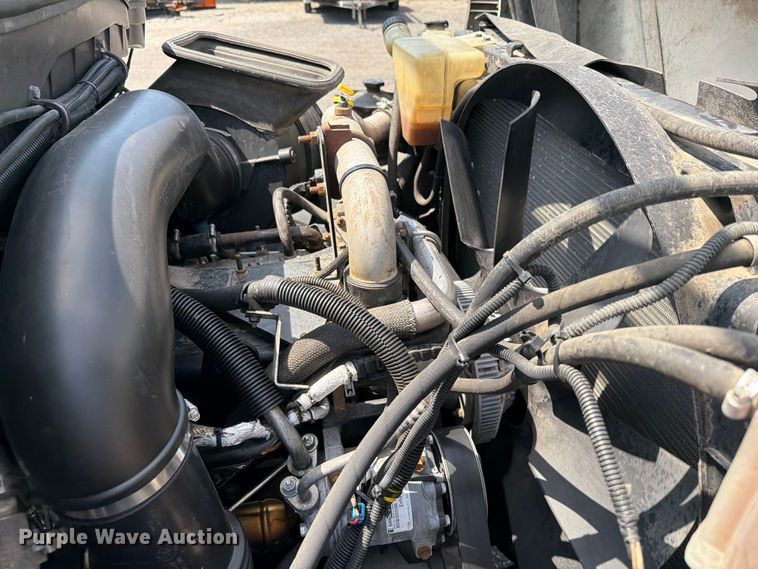 image for item EG9276 2009 International 7500 Crew Cab crane truck