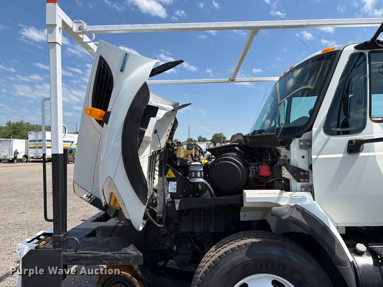 image for item EG9276 2009 International 7500 Crew Cab crane truck