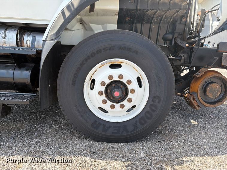 image for item EG9276 2009 International 7500 Crew Cab crane truck