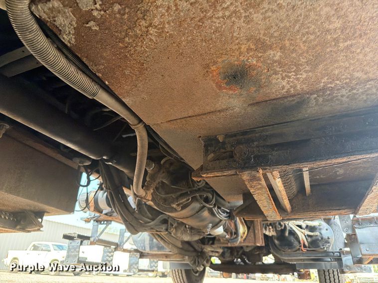 image for item EG9276 2009 International 7500 Crew Cab crane truck