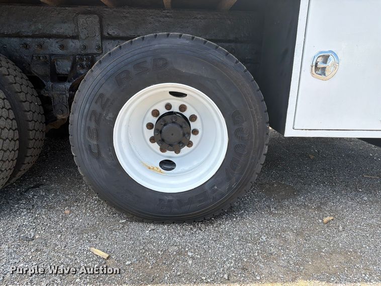 image for item EG9276 2009 International 7500 Crew Cab crane truck