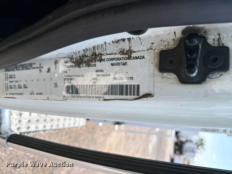 image for item EG9276 2009 International 7500 Crew Cab crane truck
