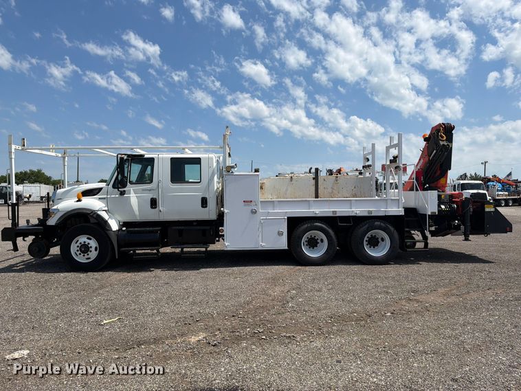 image for item EG9277 2009 International 7500 Crew Cab crane truck