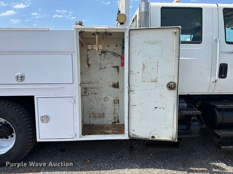 image for item EG9277 2009 International 7500 Crew Cab crane truck
