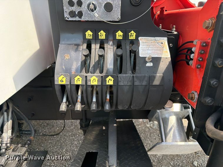 image for item EG9277 2009 International 7500 Crew Cab crane truck