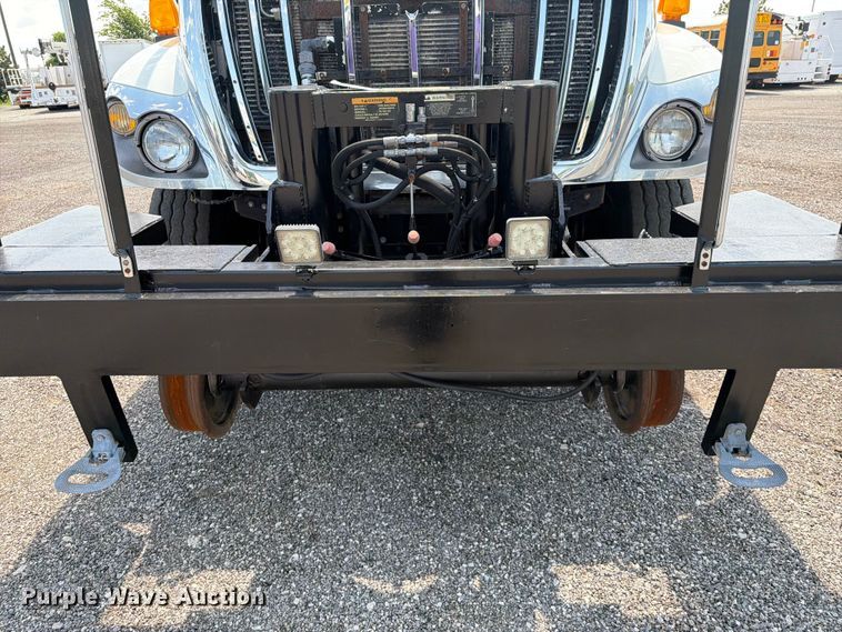 image for item EG9277 2009 International 7500 Crew Cab crane truck