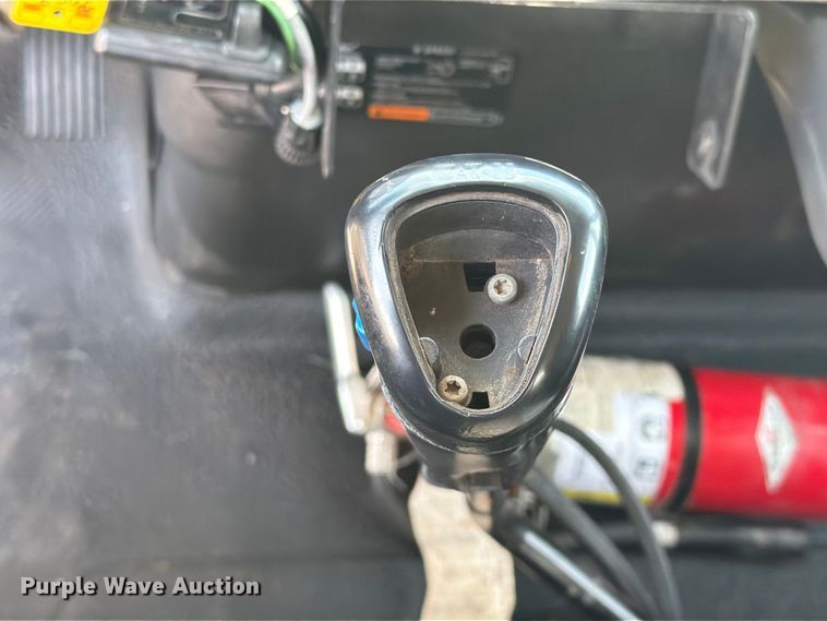 image for item EG9277 2009 International 7500 Crew Cab crane truck