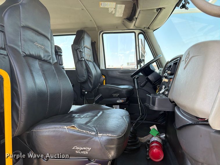 image for item EG9277 2009 International 7500 Crew Cab crane truck