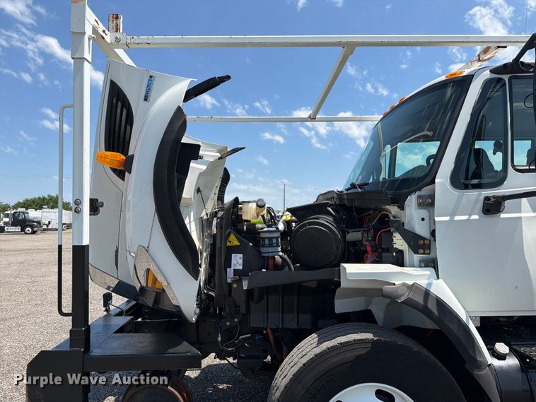 image for item EG9277 2009 International 7500 Crew Cab crane truck
