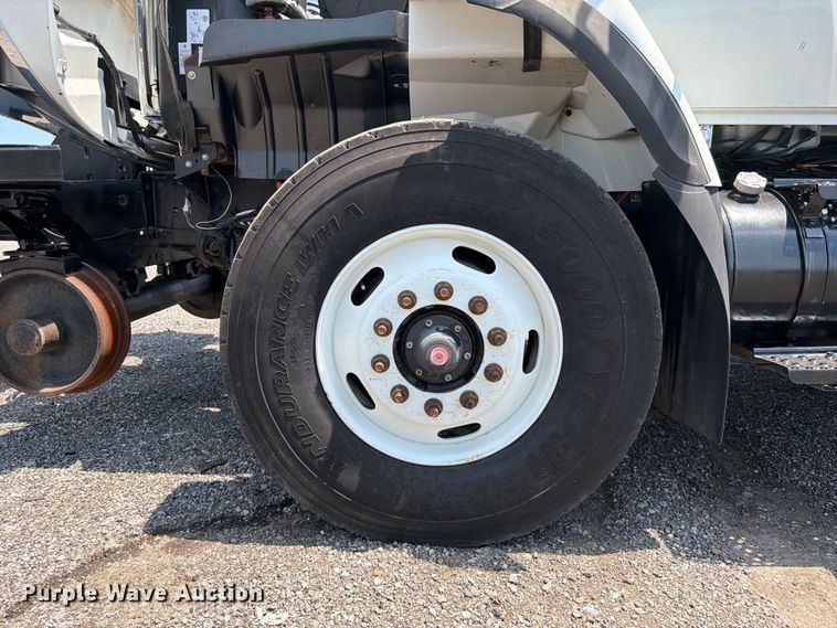 image for item EG9277 2009 International 7500 Crew Cab crane truck