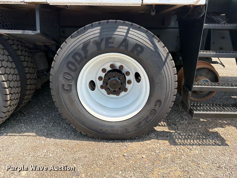 image for item EG9277 2009 International 7500 Crew Cab crane truck