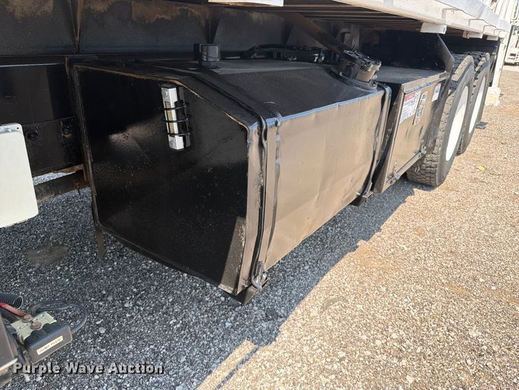 image for item EG9282 2013 Freightliner Business Class M2 crane truck