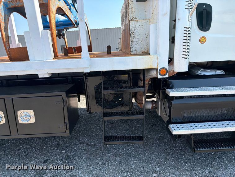 image for item EG9282 2013 Freightliner Business Class M2 crane truck