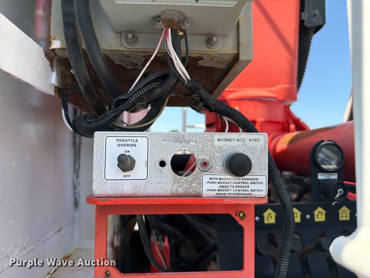 image for item EG9282 2013 Freightliner Business Class M2 crane truck