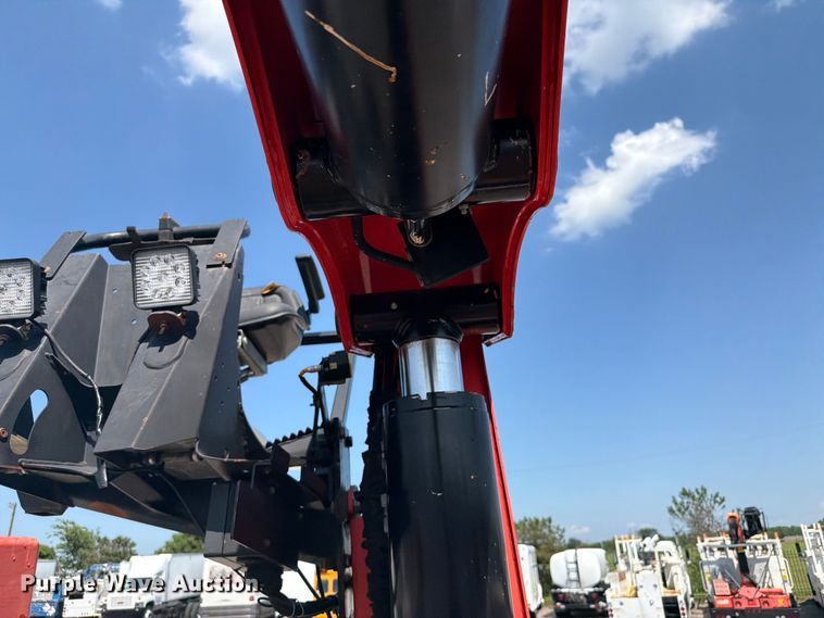 image for item EG9282 2013 Freightliner Business Class M2 crane truck
