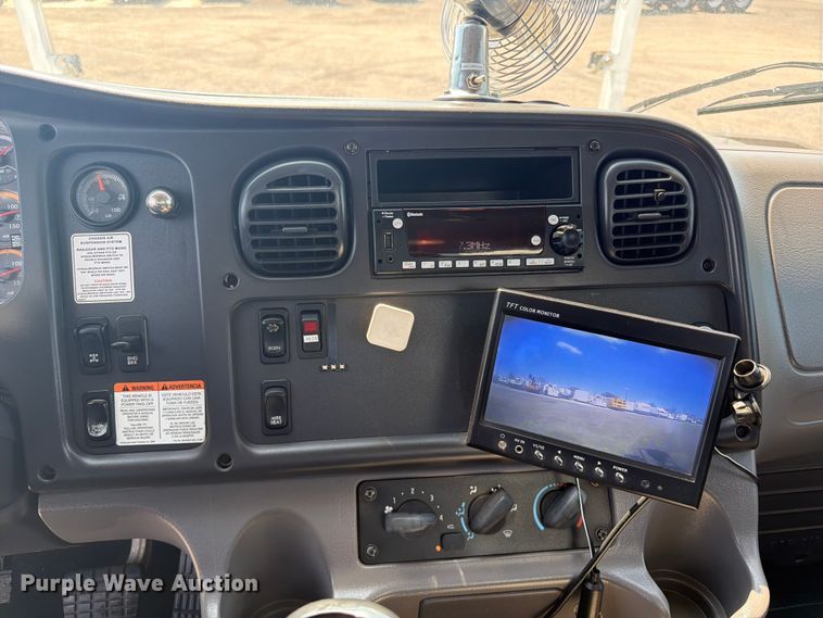 image for item EG9282 2013 Freightliner Business Class M2 crane truck