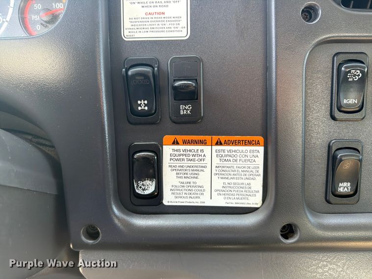 image for item EG9282 2013 Freightliner Business Class M2 crane truck