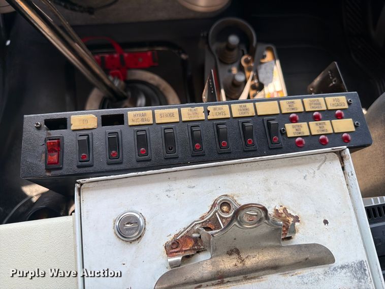image for item EG9282 2013 Freightliner Business Class M2 crane truck