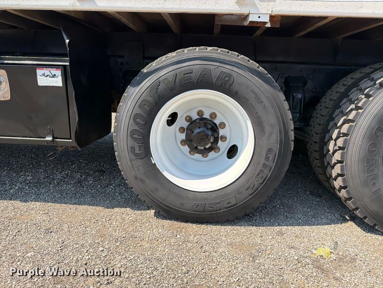 image for item EG9282 2013 Freightliner Business Class M2 crane truck