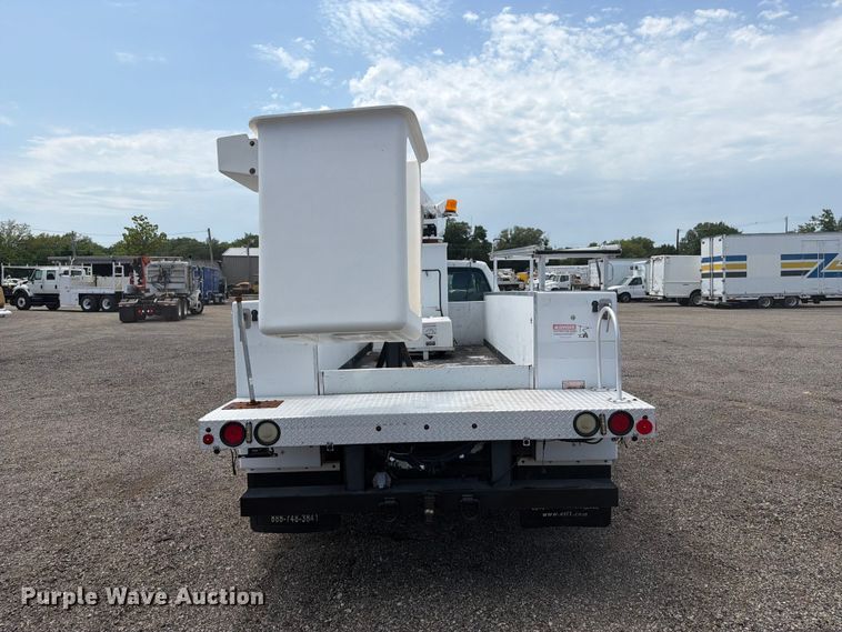 image for item EG9290 2015 Ford F450 Super Duty bucket truck
