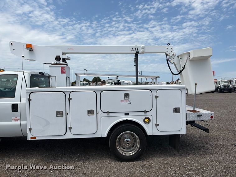 image for item EG9290 2015 Ford F450 Super Duty bucket truck