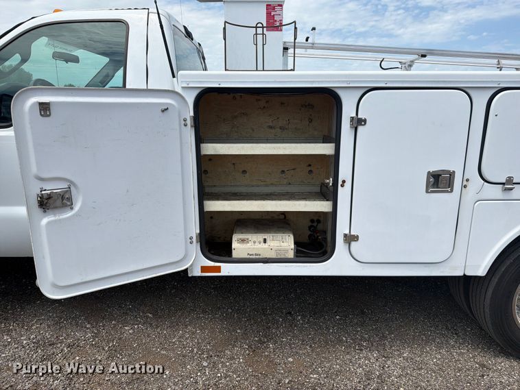image for item EG9290 2015 Ford F450 Super Duty bucket truck