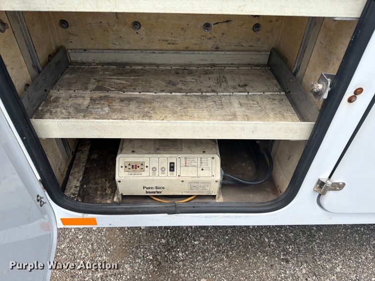 image for item EG9290 2015 Ford F450 Super Duty bucket truck