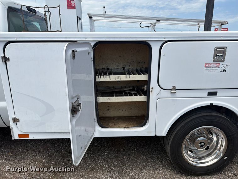 image for item EG9290 2015 Ford F450 Super Duty bucket truck