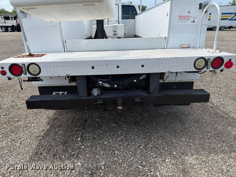 image for item EG9290 2015 Ford F450 Super Duty bucket truck