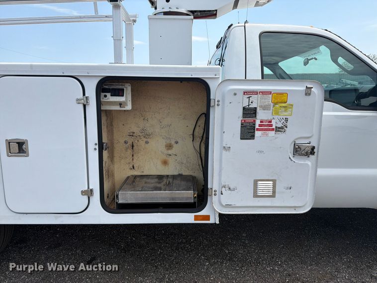 image for item EG9290 2015 Ford F450 Super Duty bucket truck