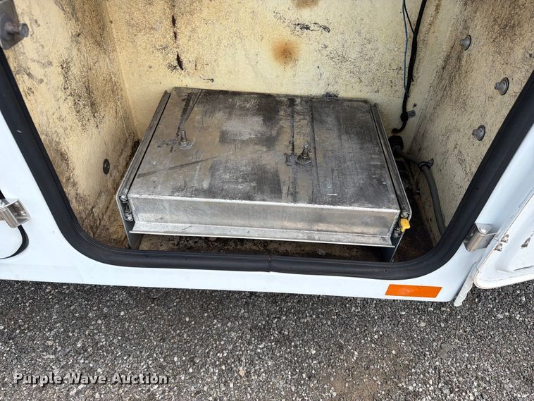 image for item EG9290 2015 Ford F450 Super Duty bucket truck