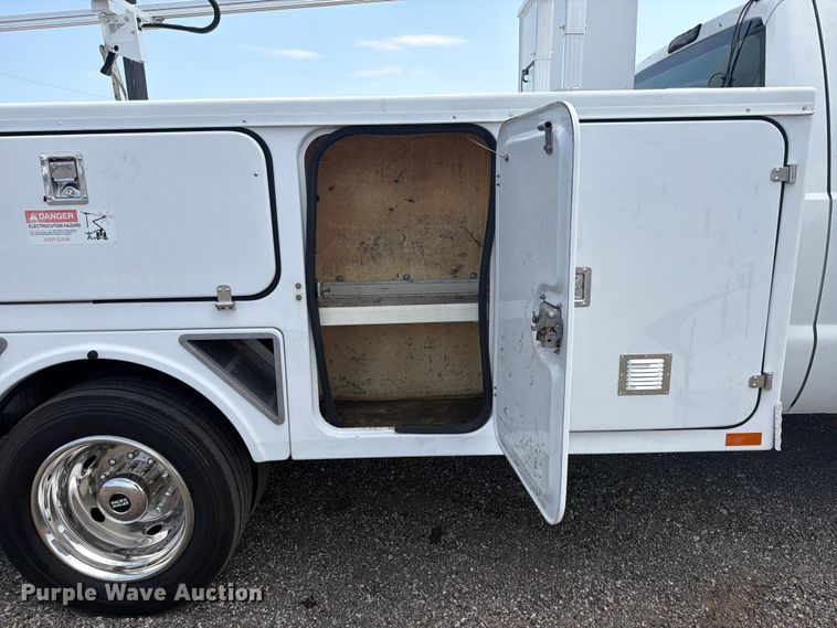image for item EG9290 2015 Ford F450 Super Duty bucket truck