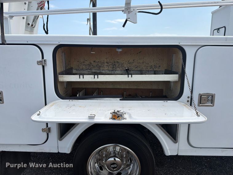 image for item EG9290 2015 Ford F450 Super Duty bucket truck