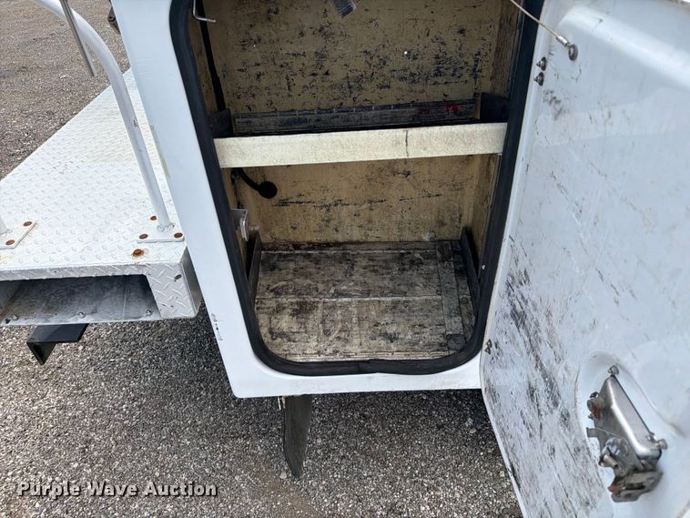 image for item EG9290 2015 Ford F450 Super Duty bucket truck