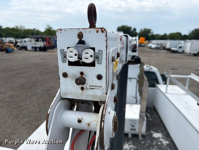 image for item EG9290 2015 Ford F450 Super Duty bucket truck