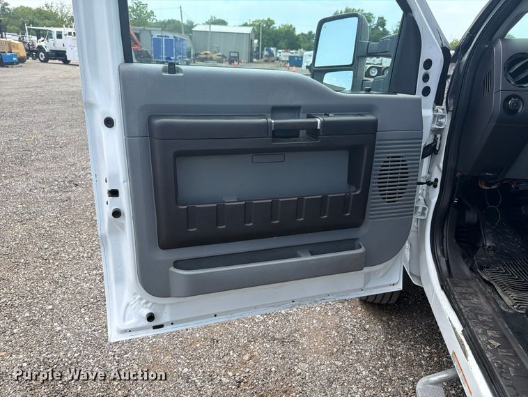 image for item EG9290 2015 Ford F450 Super Duty bucket truck