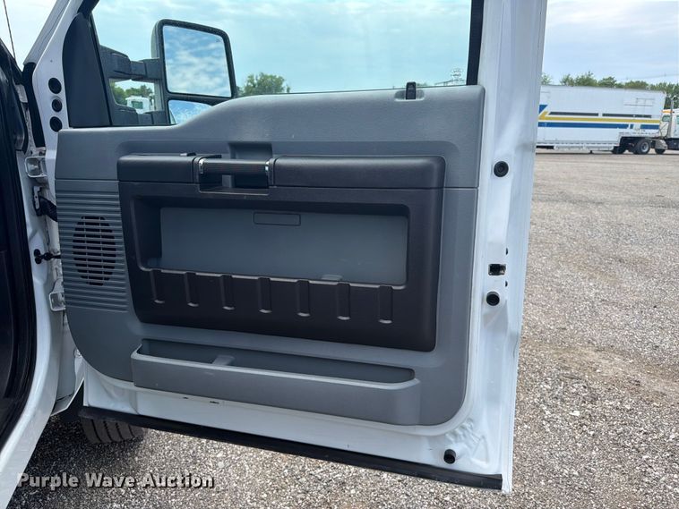 image for item EG9290 2015 Ford F450 Super Duty bucket truck