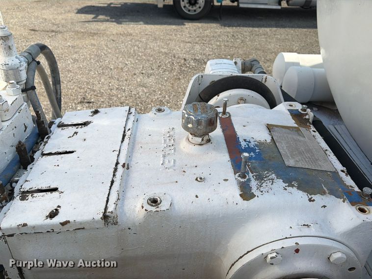 image for item EG9292 2013 Champion Technologies acidizer tank bed