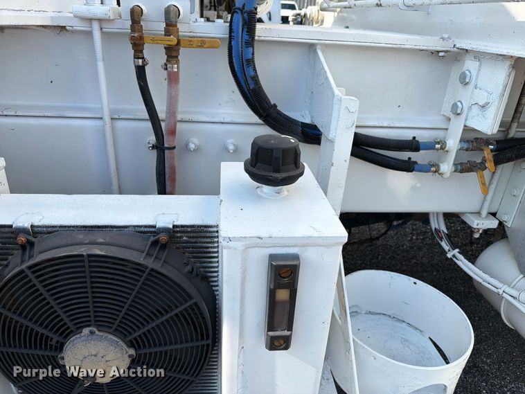 image for item EG9292 2013 Champion Technologies acidizer tank bed