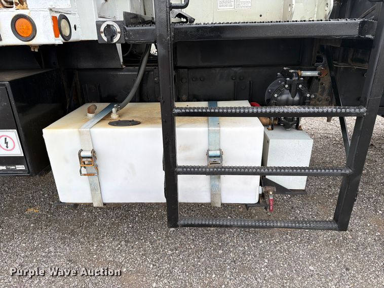 image for item EG9294 2012 Freightliner 114SD crane truck