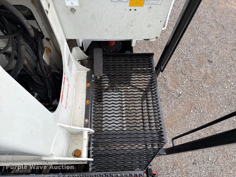 image for item EG9294 2012 Freightliner 114SD crane truck