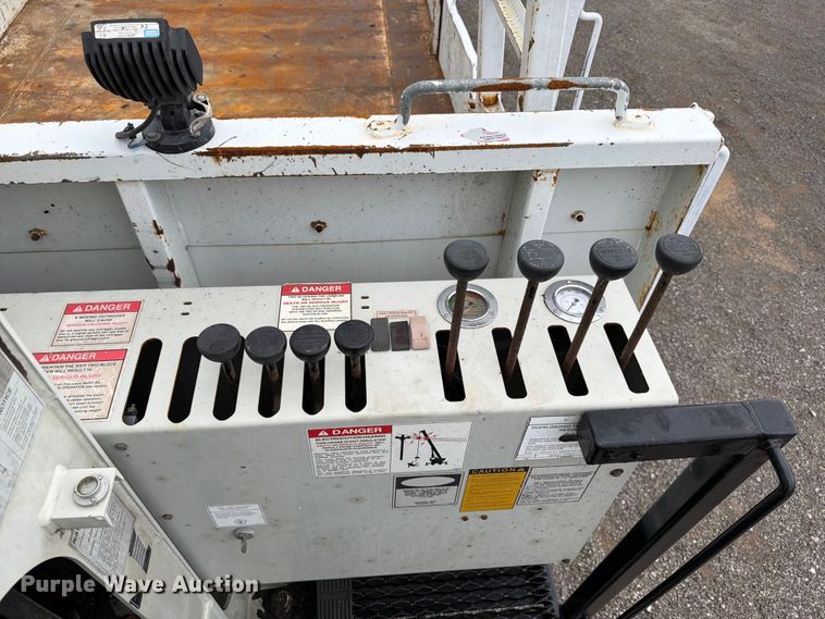image for item EG9294 2012 Freightliner 114SD crane truck