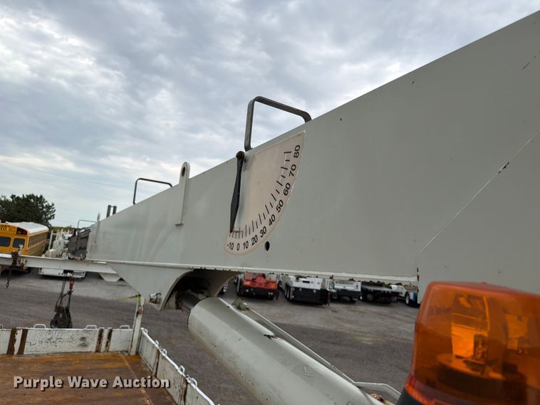 image for item EG9294 2012 Freightliner 114SD crane truck