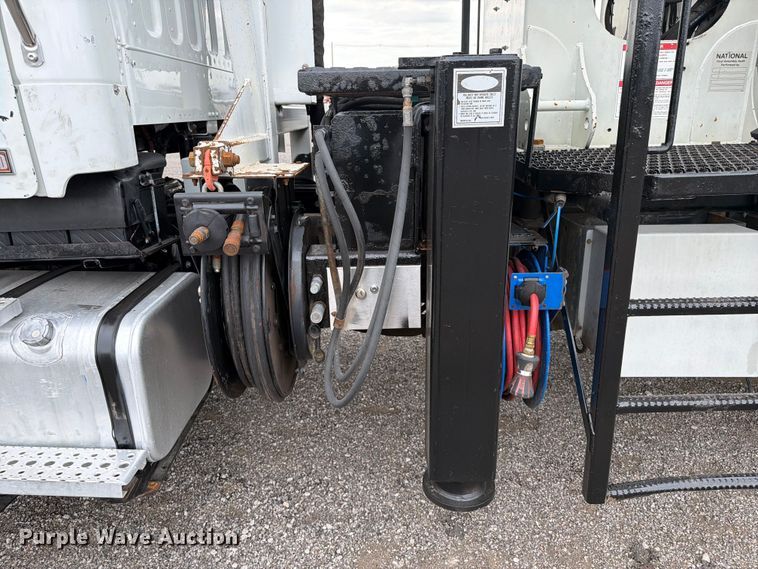 image for item EG9294 2012 Freightliner 114SD crane truck